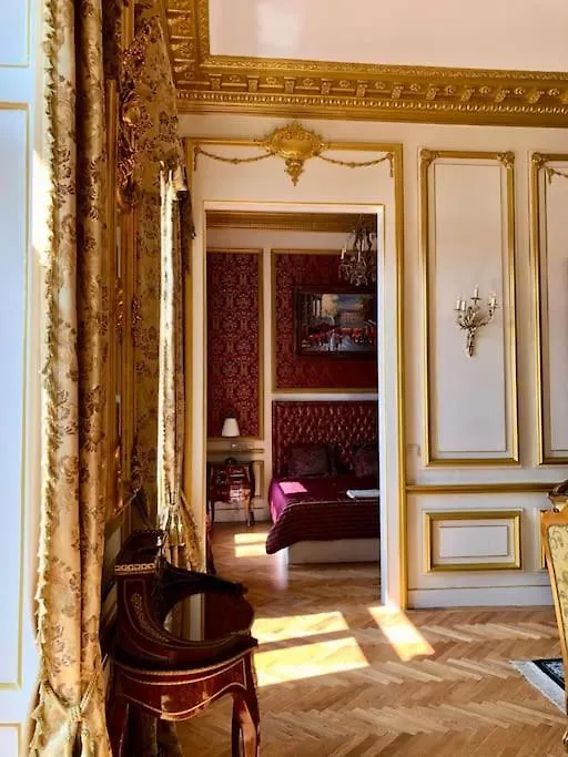 Baroque Danube Panorama Red Apartment Budapest