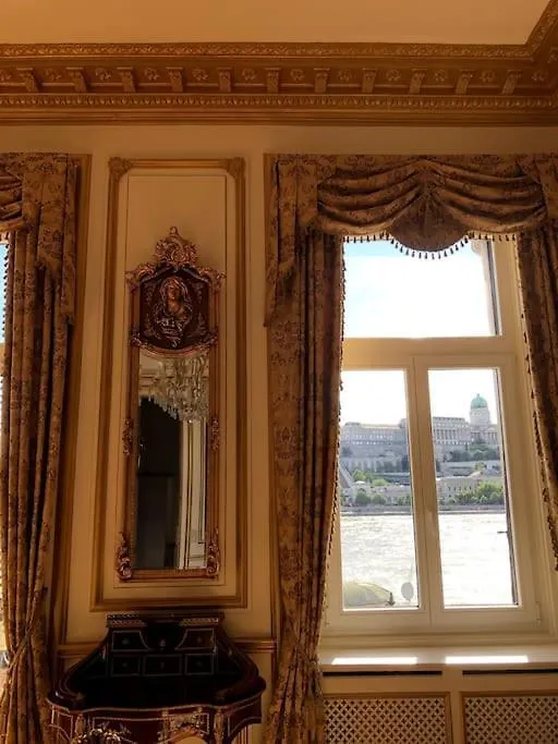 Baroque Danube Panorama Red Apartment Budapest