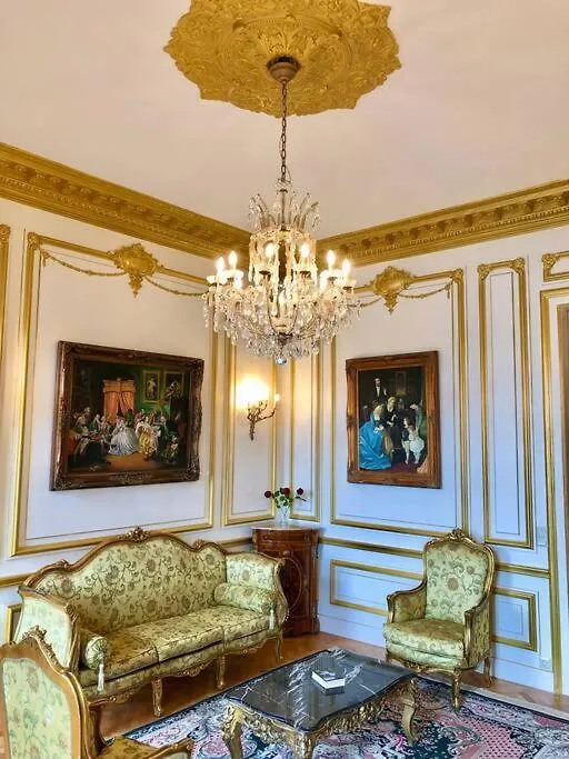 Baroque Danube Panorama Red Apartment Budapest