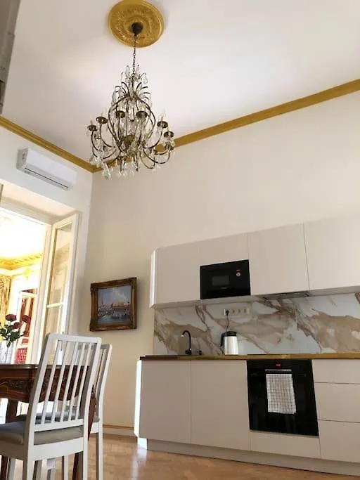 Baroque Danube Panorama Red Apartment Budapest