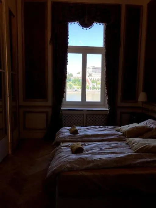 Baroque Danube Panorama Red Apartment Budapest