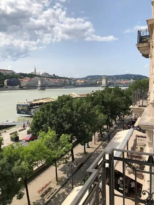 Baroque Danube Panorama Red Apartment Budapest