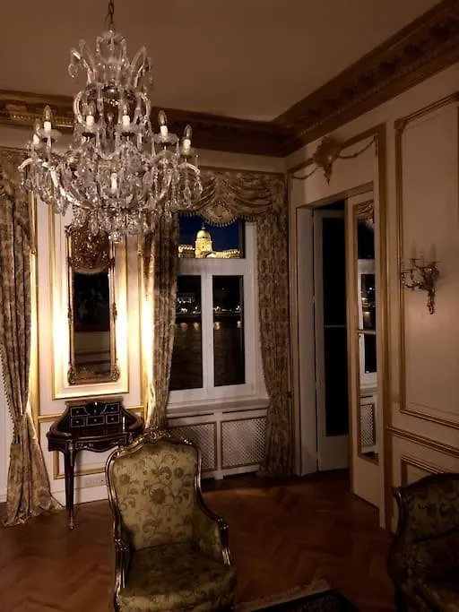 Baroque Danube Panorama Red Apartment Budapest